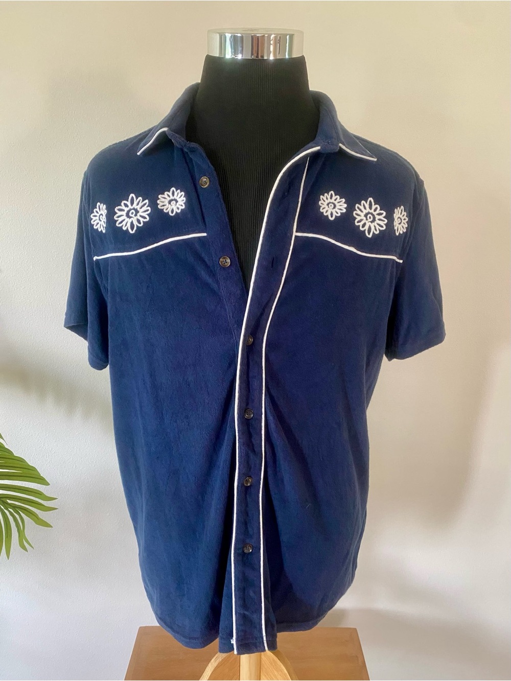 Dandy Del Mar Gaucho Terry Shirt XL Navy Embroidered Floral Shirt ($120 MSRP)